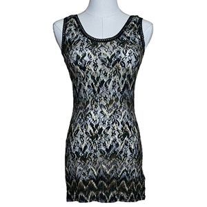 BKE Women's Long Length Layering Lace Stretch Tank Top Black Scoop Sleeveless M